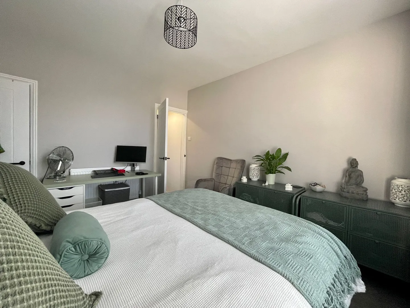 Modern 2 Bed Terraced House // Aug 2026 - Image 6
